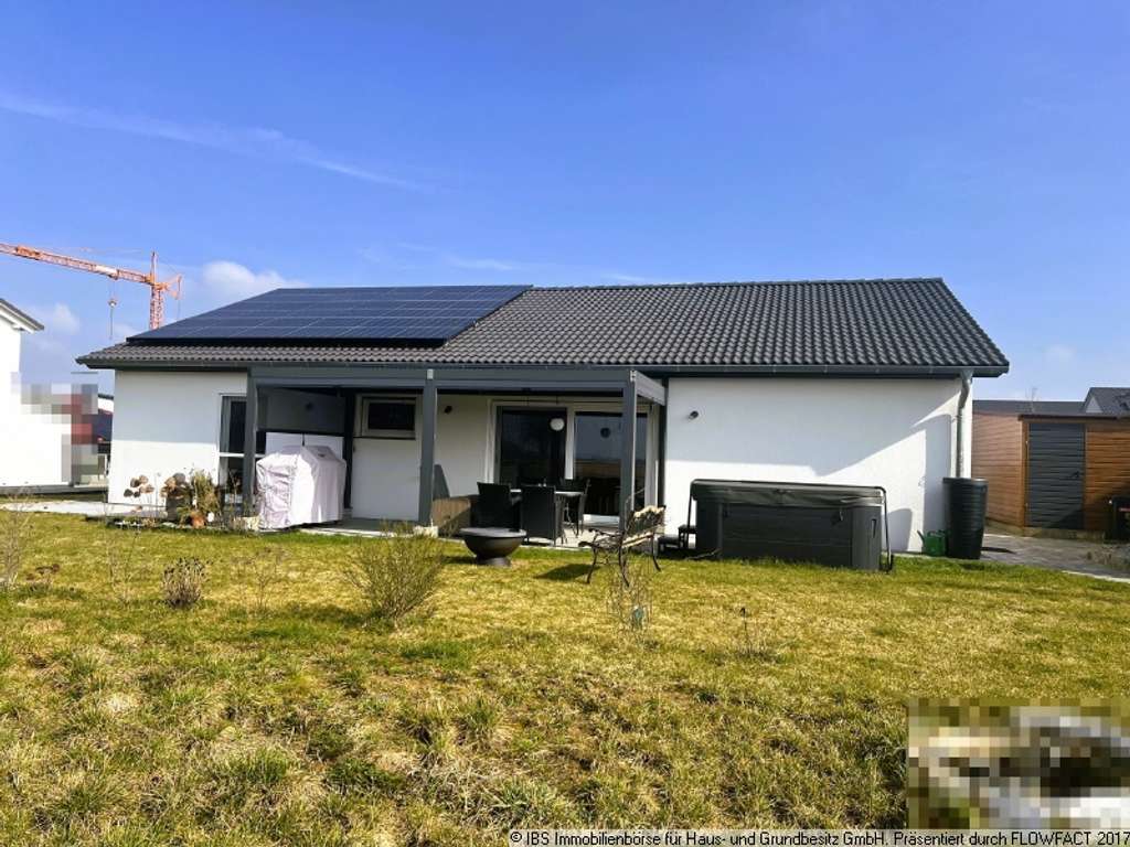 Immobilie in Rot am See - Neuwertiger, moderner Bungalow mit durchdachter Architektur in toller Randlage - Bild 3