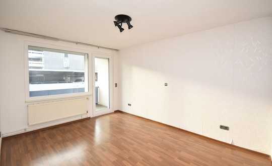 Nahe Theaterwall: 63m² große Wohnung mit Loggia in zentraler Lage!