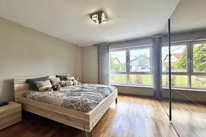 Modernes, freistehendes Architektenhaus mit Doppelgarage in Höhenkirchen – Die vollständige Adresse der Immobilie erhältst du vom Anbieter., 85635 Höhenkirchen-Siegertsbrunn – Vorschaubild 9