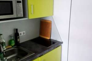 Zentral gelegenes Studentenappartement mit EBK und Balkon – Die vollständige Adresse der Immobilie erhältst du vom Anbieter., 93047 Innenstadt, Regensburg – Vorschaubild 2