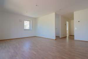 **Lichtdurchflutete 2-Zimmer-Wohnung mit Balkon** – Donaustaufer Straße 44, 93059 Reinhausen, Regensburg – Vorschaubild 4