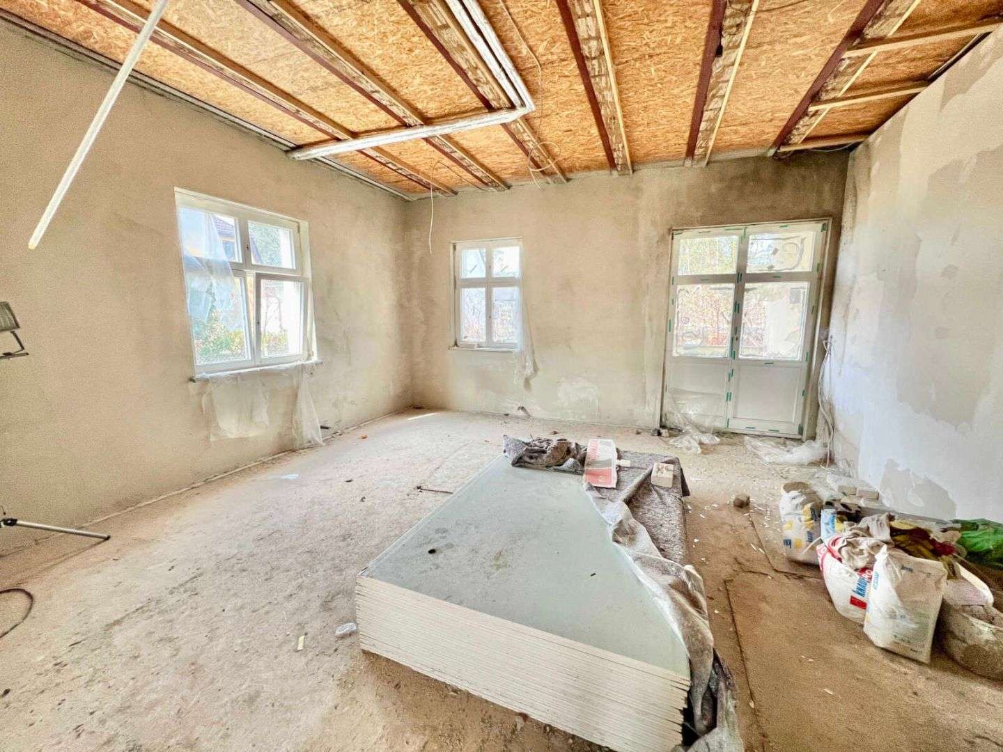 Immobilie in Glienicke/Nordbahn - Sanierungsbedürftige Villa und oder zwei Wohnungen in Glienicke Nordbahn - Bild 4