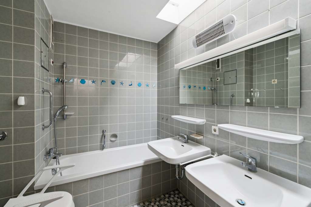 Immobilie in Steinbach - Reihenhaus im Bauhausstil mit schönem Garten - Bild 2