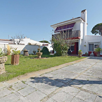 Freistehendes Chalet in exzellenter Lage in Valdelagrana!