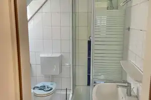MFH mit gut geführtem Restaurant und kleinen Wohnungen – Rendsburg-Eckernförde (Kreis) – Vorschaubild 8