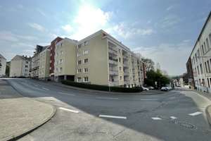 Lichtdurchflutete 3-Zi. Wohnung mit Garage und Aufzug