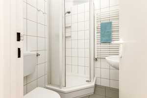 City Nest – Gemütliches Stadt-Apartment mit Südbalkon zwischen Ludwigkirchplatz und Preußenpark – Berlin – Vorschaubild 6