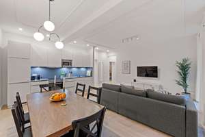 Luxurious, freshly renovated 4 room apartment in Prenzlauer Berg in the heart of Berlin – Die vollständige Adresse der Immobilie erhältst du vom Anbieter., 10405 Prenzlauer Berg, Berlin – Vorschaubild 18