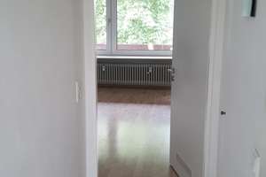 Ruhig und sonnig: 1 Zimmerwohnung mit Balkon und EBK in beliebter Lage (teilmöbliert) – Idsteiner Straße 41, 65193 Nordost, Wiesbaden – Vorschaubild 2