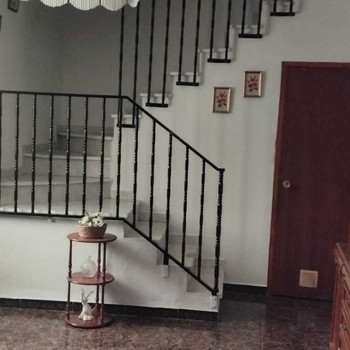 HAUS MIT GROSSEN HINTERHOF IN ÁLORA