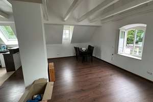 Charmante, offene 1,5 - 2 -Zimmer-Maisonette-Wohnung in Zwei-Parteien-Haus mit Garten in Regensburg – Die vollständige Adresse der Immobilie erhältst du vom Anbieter., 93051 Kumpfmühl-Ziegetsdorf-Neuprüll, Regensburg – Vorschaubild 5