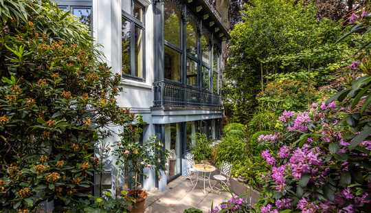 Bild von Freistehende Villa mit idyllischem Garten