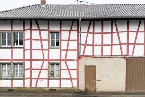 Denkmalgeschütztes Fachwerkhaus mit Innenhof – seltenes Potenzial in Wershofen – Die vollständige Adresse der Immobilie erhältst du vom Anbieter., 53520 Wershofen – Vorschaubild 3