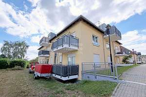Hübsche 2RW mit Balkon und Außenrollläden im EG * TG-Stellplatz