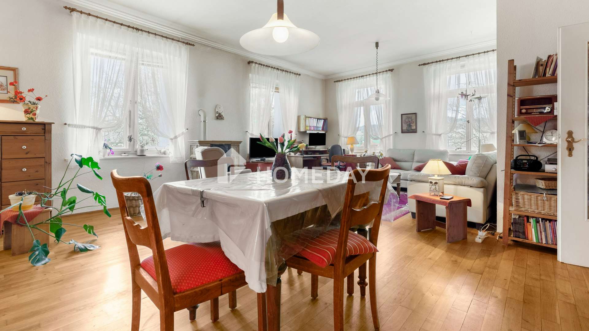 Immobilie in Neukirchen bei Sulzbach-Rosenberg - Wohnen mit Geschichte – ehemaliges Schulhaus mit großem Garten und 2 Wohneinheiten
 - Bild 5