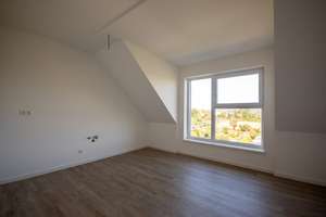Wohnen in kleinstrehlen | 2 Bäder | Fußbodenheizung | Dachbalkon | Galerie | Tiefgarage – Reicker Straße 33b, 1219 Strehlen, Dresden – Vorschaubild 7