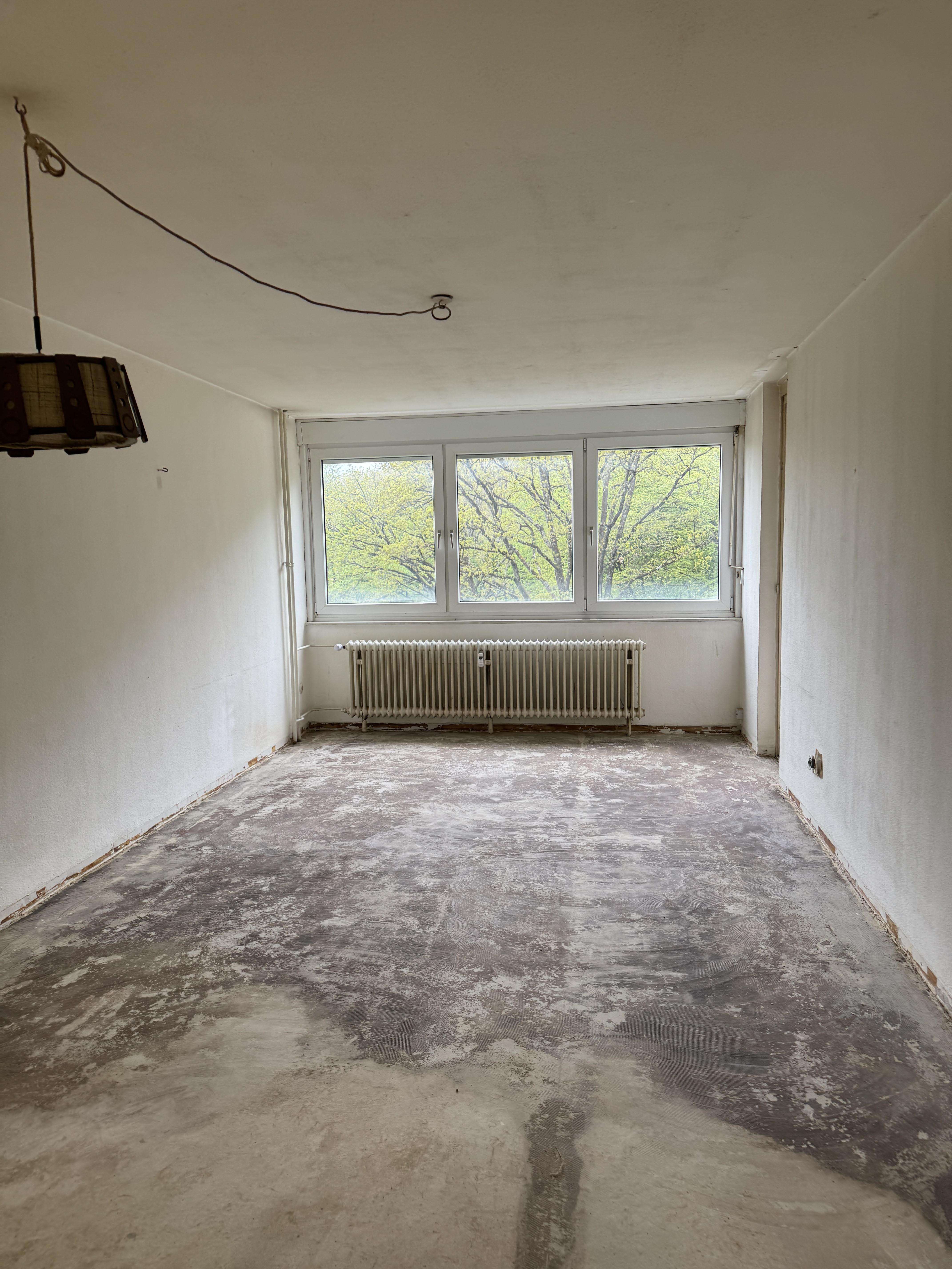2 Zimmer ruh. WG-geeignet Nähe Uni, renovierungsbed. entkernt, frei, S/W BLK, Lift, Tübingen Kreis – Bild 2