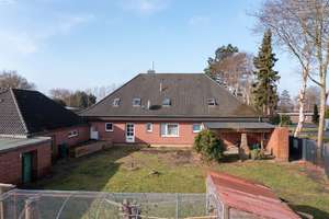 Walmdachbungalow mit zwei Wohneinheiten in zentraler Lage! – Die vollständige Adresse der Immobilie erhältst du vom Anbieter., 26556 Westerholt – Vorschaubild 2