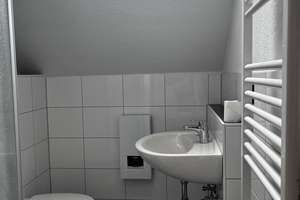 Helle Dachgeschosswohnung in zentraler Lage von Wuppertal! – Die vollständige Adresse der Immobilie erhältst du vom Anbieter., 42115 Elberfeld West, Wuppertal – Vorschaubild 18