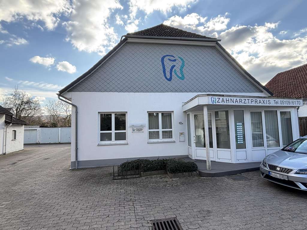 Immobilie in Wennigsen (Deister) - Attraktives Wohn- und Geschäftshaus mit Rendite und Entwicklungspotenzial - Bild 1