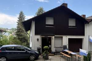 Großzügiges Doppelhaus mit Einliegerwohnung und großem Garten zur Zeit komplett vermietet – Die vollständige Adresse der Immobilie erhältst du vom Anbieter., 84347 Pfarrkirchen – Vorschaubild 3