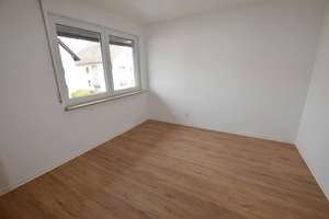 Platz für Ihre Familie: Modernisiertes 4-Zi-Reihenhaus mit Wintergarten, Garten und Garage – Die vollständige Adresse der Immobilie erhältst du vom Anbieter., 63456 Klein-Auheim, Hanau – Vorschaubild 7