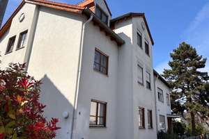 Ein Zuhause, das für Sie arbeitet – solides 5-Familienhaus mit Herz, Rendite und viel Raum für Z – Die vollständige Adresse der Immobilie erhältst du vom Anbieter., 55120 Mombach, Mainz – Vorschaubild 1