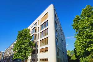// NEUBAU // 2 Zimmer mit Balkon, Einbauküche und Stellplatz! // ab 08.2026 //