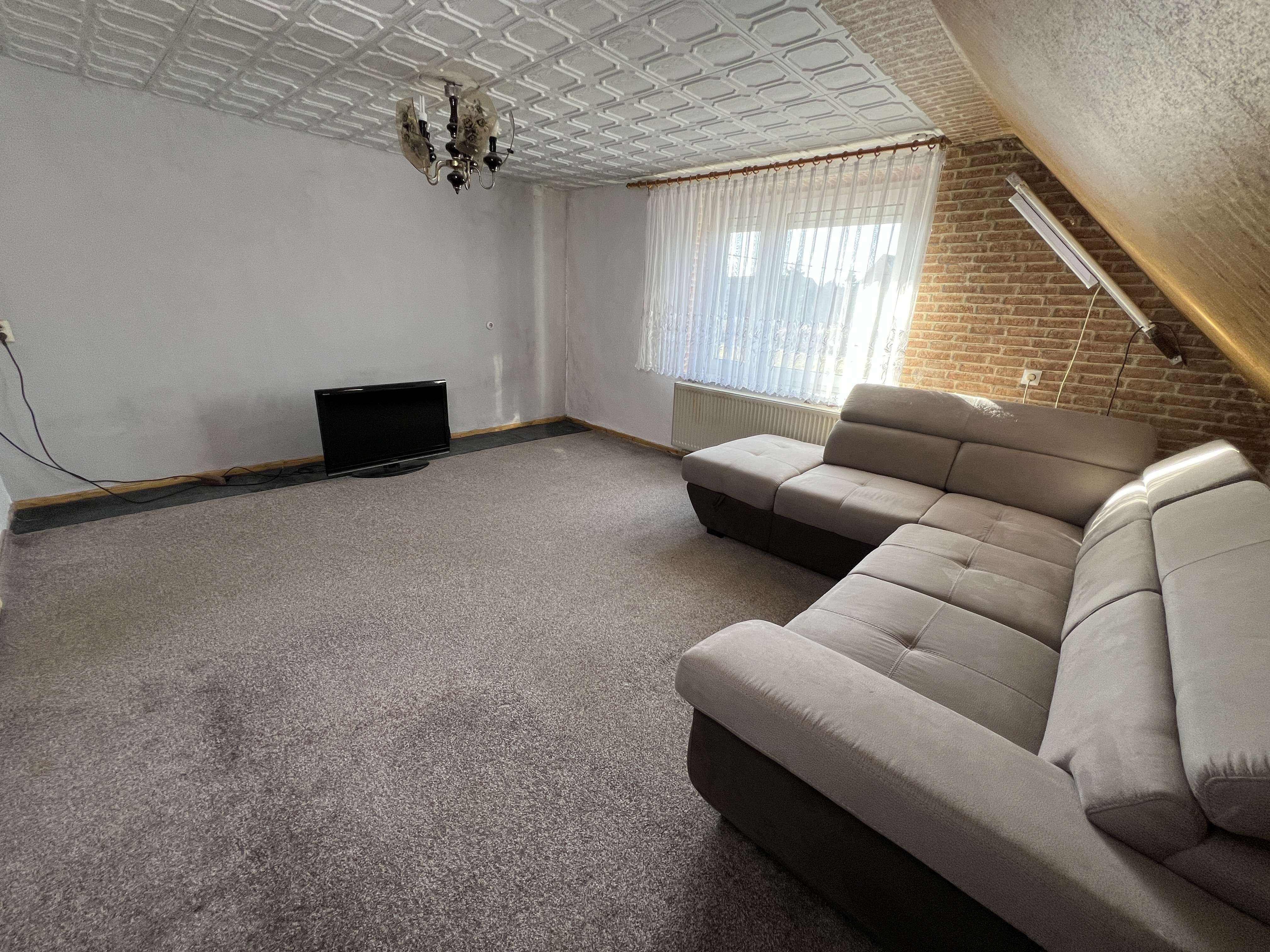 Immobilie in Lutherstadt Eisleben - Charmantes Einfamilienhaus mit Renovierungspotenzial, Kaminöfen & Glasfaser in Bischofrode - Bild 1