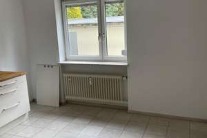 Charmante 3,5-Zimmer-EG-Wohnung mit großem Garten in Trudering – Die vollständige Adresse der Immobilie erhältst du vom Anbieter., 81825 Gartenstadt Trudering, München – Vorschaubild 9