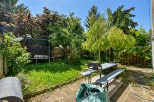 +++ Erdgeschoss-Etage mit Süd-Terrasse & Garten - ruhig & zentrumsnah - inklusive Einbauküche +++ – Kolumbusstraße 12, 70439 Stammheim-Süd, Stuttgart – Vorschaubild 2