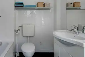 TOP LAGE Schwabing - Sehr ruhiges und voll möbliertes 1-Zimmer Appartement mit Blick ins Grüne  – Leopoldstraße 169a, 80804 München – Vorschaubild 9