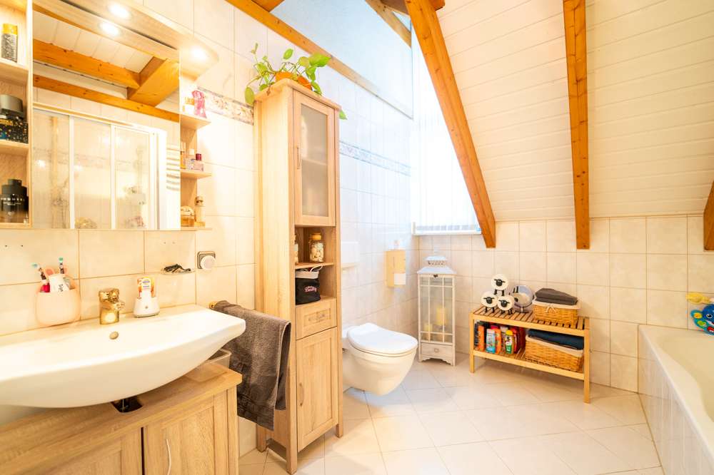 Immobilie in Obertiefenbach - ***Stilvoll mit viel Platz*** - Bild 3