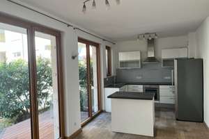 Sehr helle, moderne 3,5 Zimmer Wohnung inkl. EBK, Terrasse & 2 Stellplätze(!) in S-Zentrum