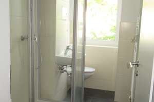 * * *Ihre neue Wohnung mit DUSCHKABINE in Wohnanlage mit viel Grün* * * – Kirchhoffstraße 9, 9117 Siegmar, Chemnitz – Vorschaubild 2