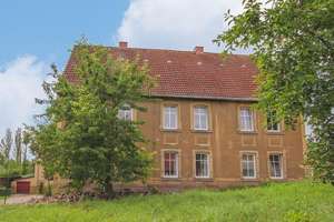 Viel Platz für Ihre Wohnideen – Mehrgenerationenhaus mit Potenzial – Die vollständige Adresse der Immobilie erhältst du vom Anbieter., 6268 Querfurt – Vorschaubild 1