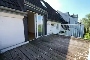 Traumhafte Dachgeschoss-Maisonette: Vielseitig nutzbar für Wohnen und Arbeiten! – Luegallee 10, 40545 Düsseldorf – Vorschaubild 13