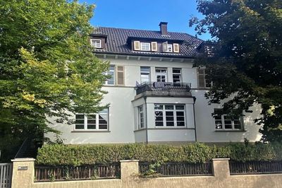 Elegante Erdgeschosswohnung mit Sonnenerker in begehrter Lage Oberesslingen