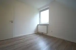 Volksbank Immobilien: Provisionsfrei!
Modernisiert und für den Einzug bereit. – Cuxhaven (Kreis) – Vorschaubild 24