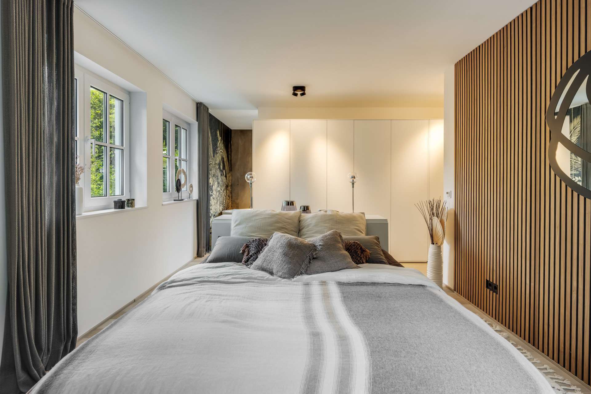 Immobilie in Straßlach-Dingharting - Wo Design auf Natur trifft – stilvolles Wohnen in exklusiver Harmonie - Bild 1