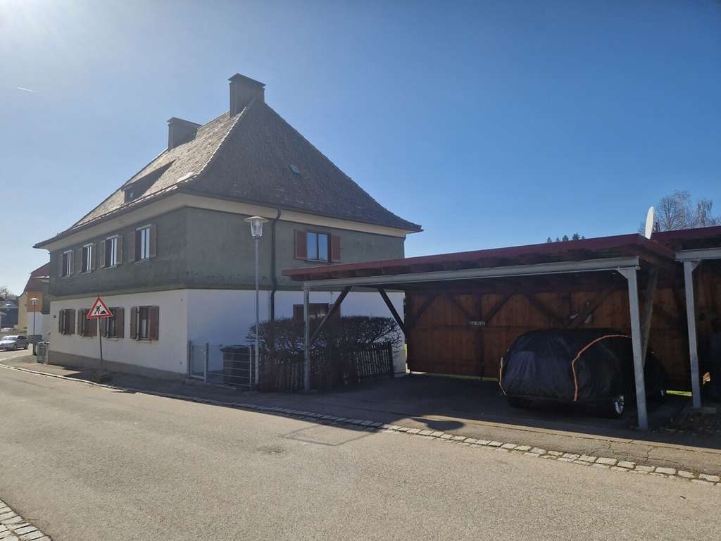 Immobilie in Lindenberg im Allgäu - Renovieren und Miete kassieren!
Mehrfamilienwohnhaus in Lindenberg - Bild 2