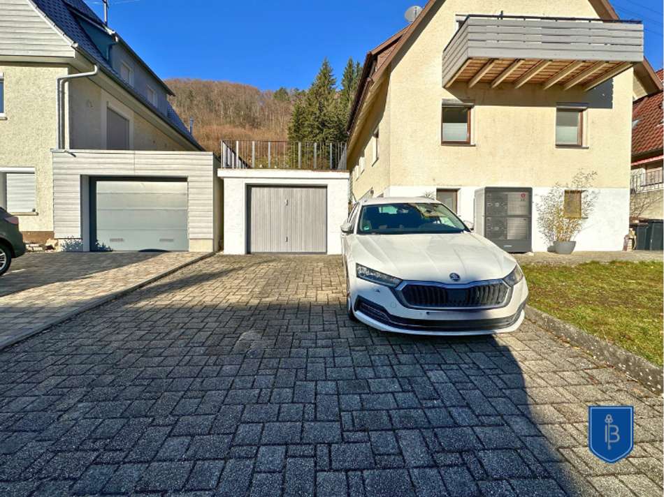 Garage/ Hofeinfahrt