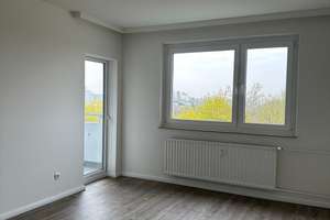 Renovierte 2 Zimmer Wohnung mit Loggia