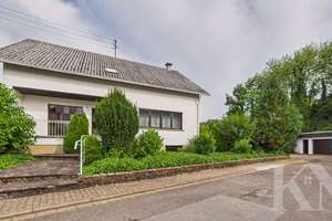 Viel Platz. Viel Grün. Viel Potenzial – Ihr neues Zuhause in Schmelz – Die vollständige Adresse der Immobilie erhältst du vom Anbieter., 66839 Schmelz – Vorschaubild 2