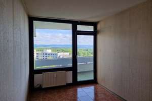 130m² / 5 Zimmer /  2 Etagen  /  3 Balkone  /  2 Bäder / 2 Tiefgaragenstellplätze  /  Fernblick  – Sertoriusring 15, 55126 Finthen, Mainz – Vorschaubild 10