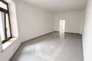 Leere 3-Zimmer-Altbauwohnung mit hohen Decken und Dachterrasse – 1. OG, nur 5 Minuten zur Kö – Pionierstr. 5, 40215 Friedrichstadt, Düsseldorf – Vorschaubild 9