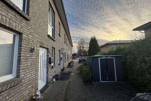 Ruhig wohnen, viel Raum genießen: 4-Zimmer-ERH mit Garten, Stellplatz und teilmöbliert – 22844 Norderstedt – Vorschaubild 2