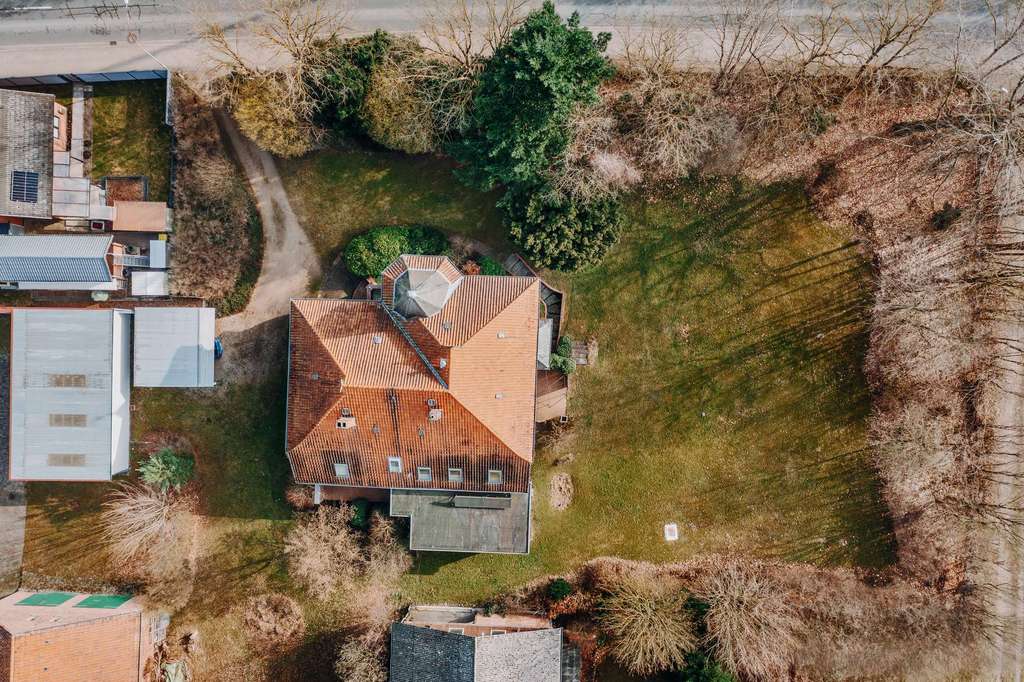 Immobilie in Deutsch Evern - Architektonisches Unikat: Charmante Turmvilla mit weitläufigem Grundstück - Bild 1