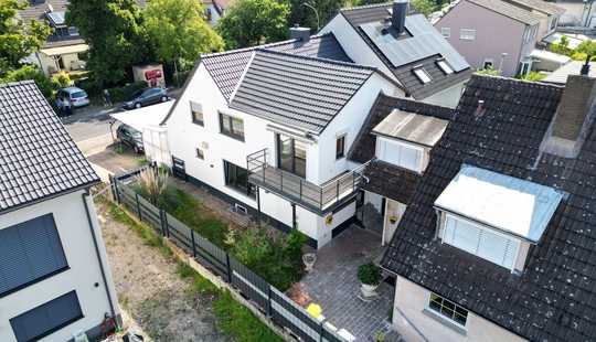 Bild von Charmante Doppelhaushälfte auf dem Heilsberg: Mit neuem Dach, Heizung und PV-Anlage