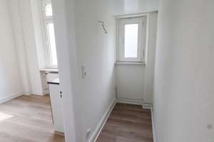 Stilvolle, renovierte 3-Zimmer-Wohnung mit Einbauküche in Oberbarmen – Liegnitzer Str. 44, 42277 Oberbarmen, Wuppertal – Vorschaubild 5